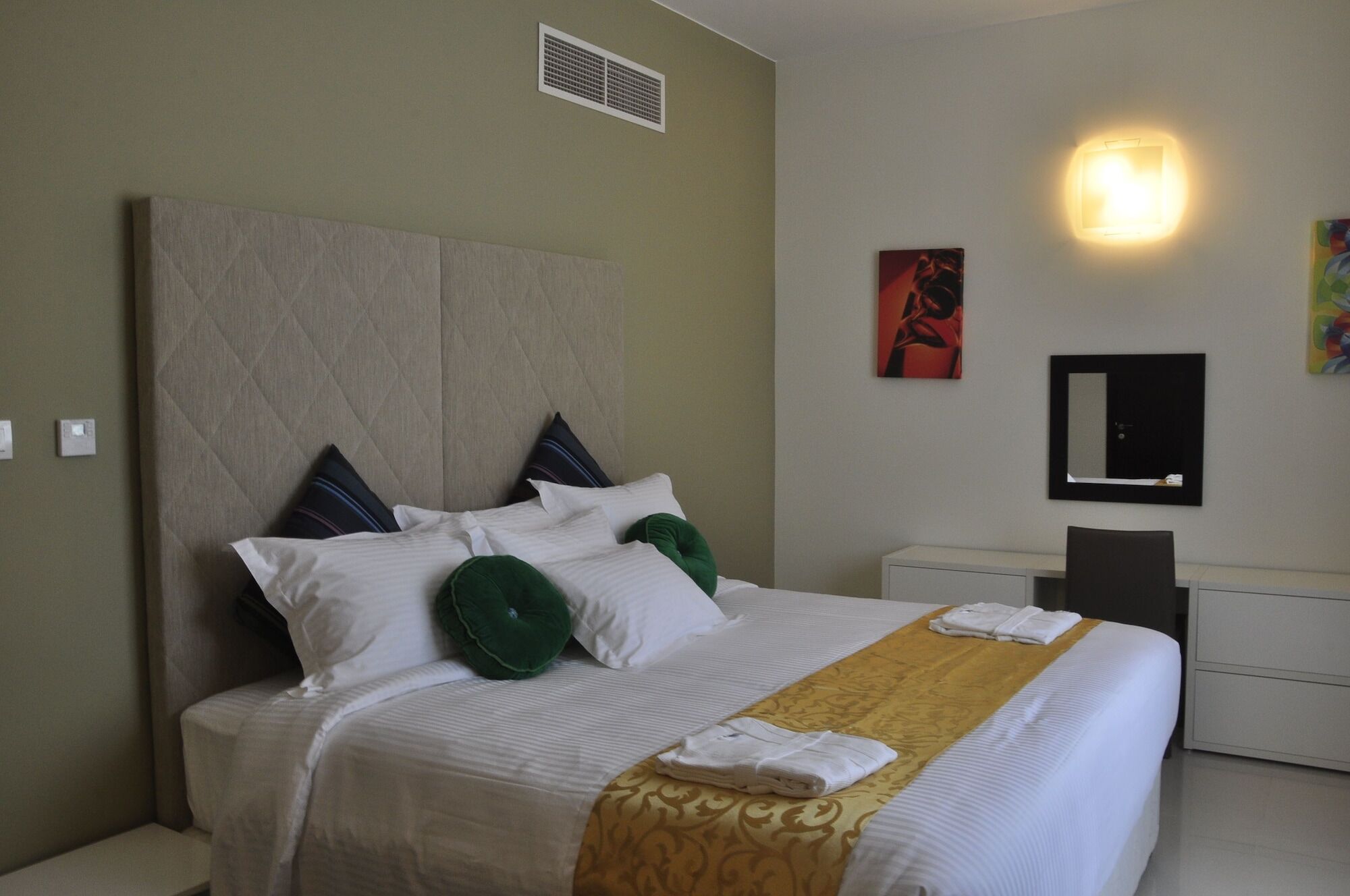 Gulf Suites Hotel Amwaj Manama Eksteriør bilde